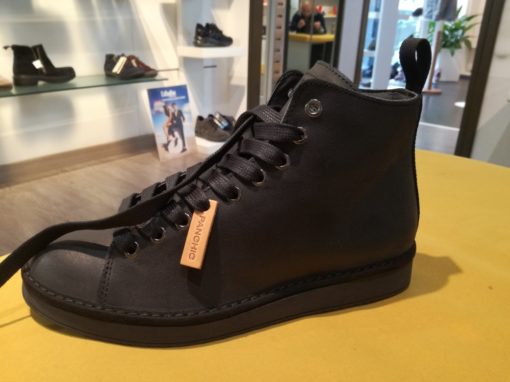 PANCHIC Uomo pelle nera